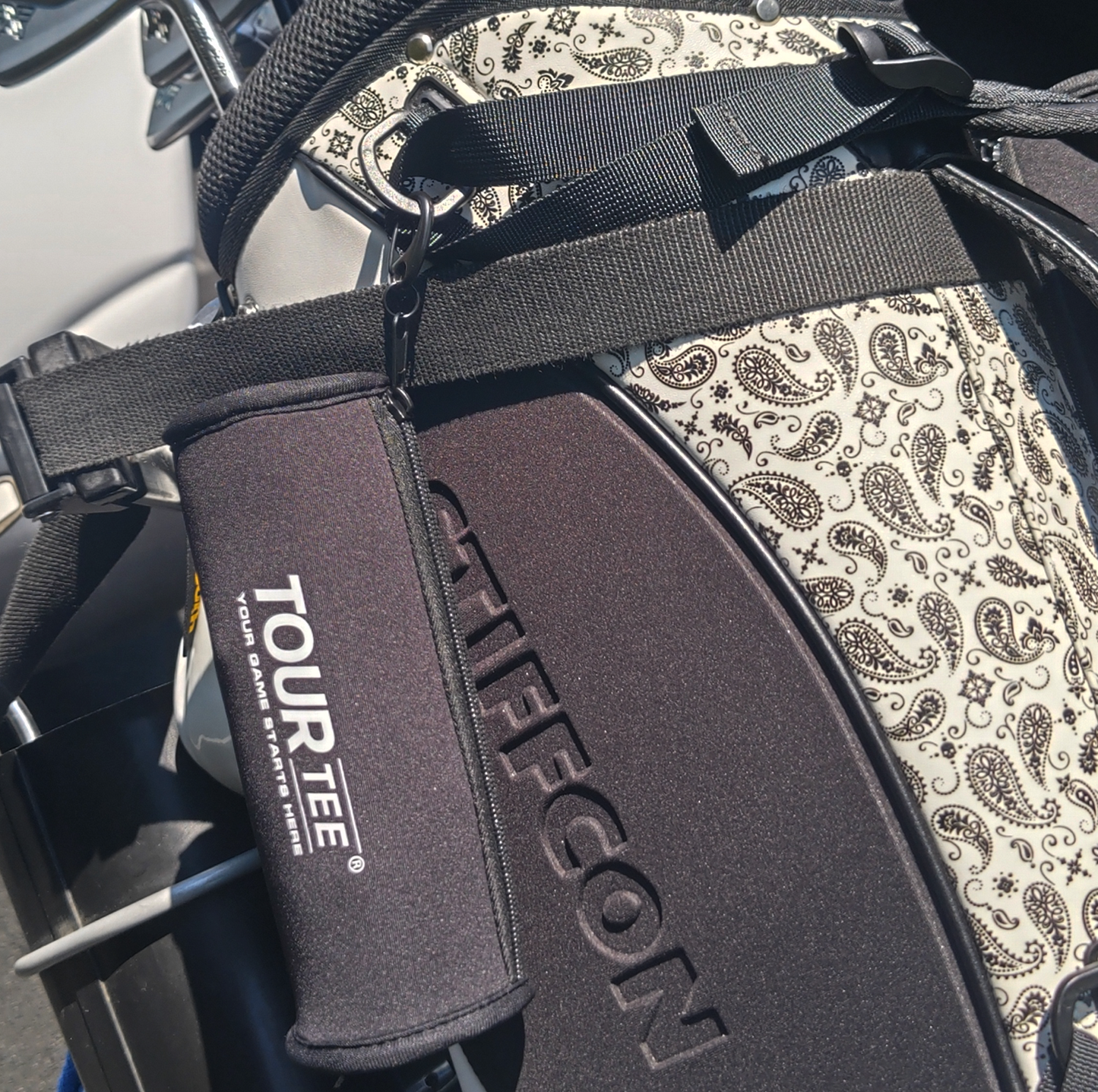 【限定】TOUR TEE™ X STIFFCON ネオプレンポーチ