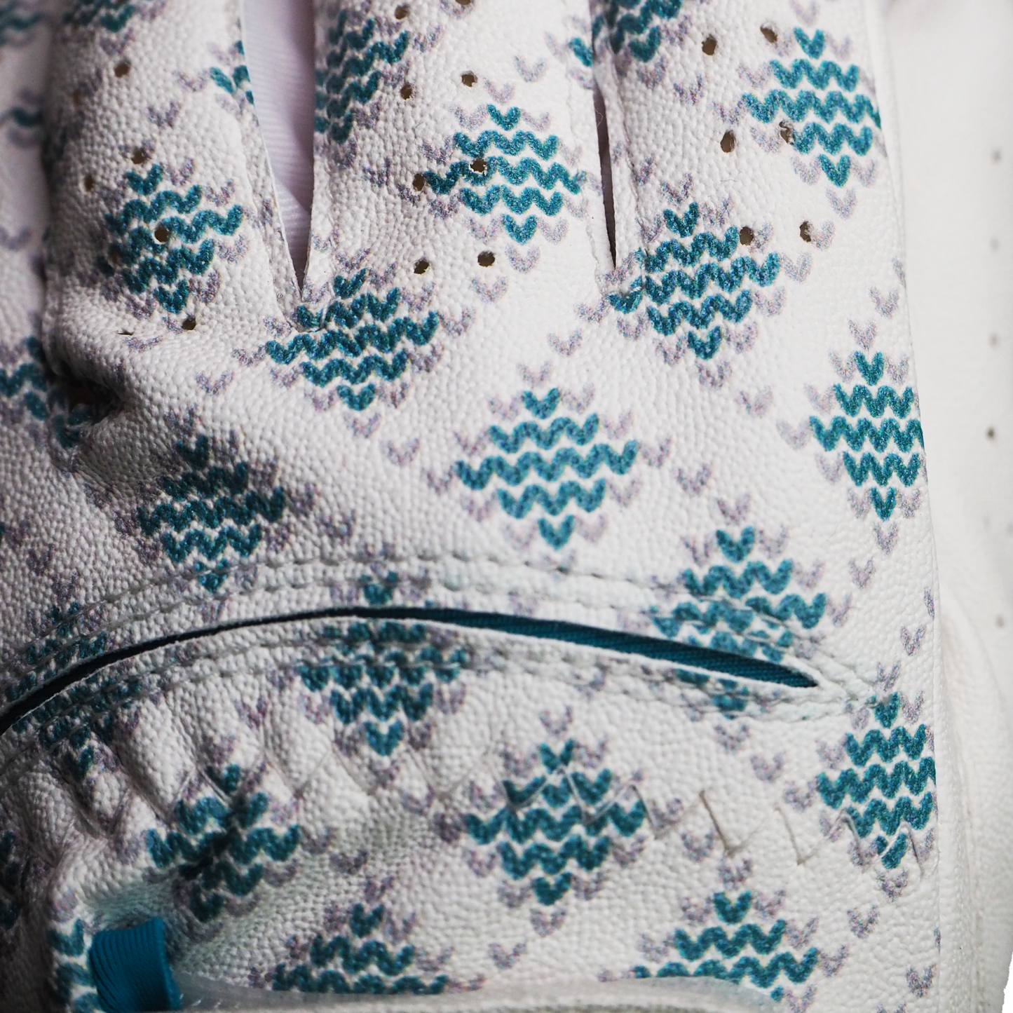 CHEVRA HERRING TURQUOISE レディースゴルフグローブ左手/両手 シェブラへリンターコイズ  V5 ヘリンボーン