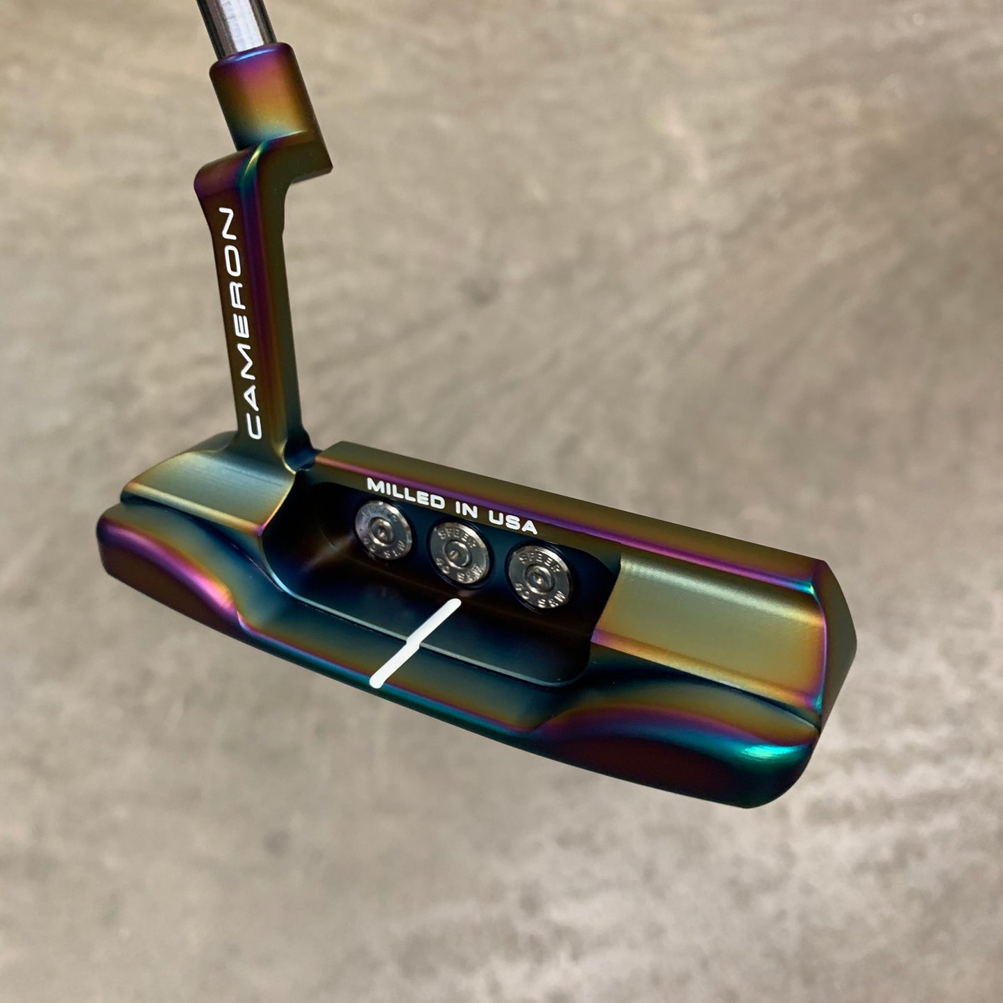 実弾リム搭載!スコッティキャメロン 33.5インチパター レインボーPVD仕上げ