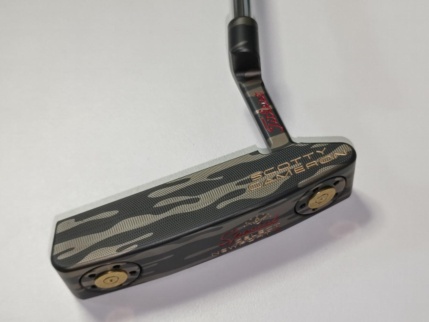 実弾リム搭載!スコッティキャメロン 33.5インチパター ブラックPVD+レーザーエッチングカモフラ仕上げ