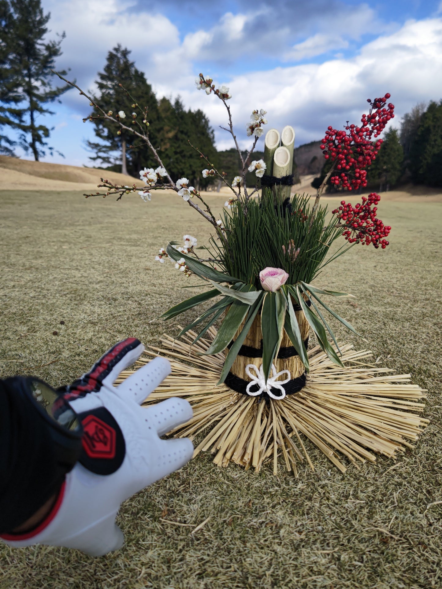 MAVLUS ミニョロ レディースゴルフグローブ_ホワイト/レッド/ブラック