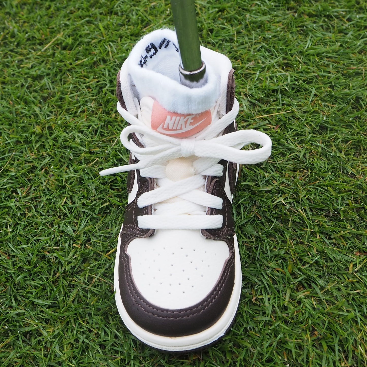 スニーカーパターカバー104 /Jordan 1 1Retro High OG [Baroque Brown and Sail]