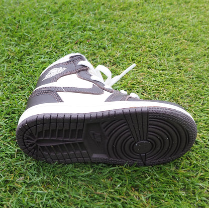 スニーカーパターカバー104 /Jordan 1 1Retro High OG [Baroque Brown and Sail]