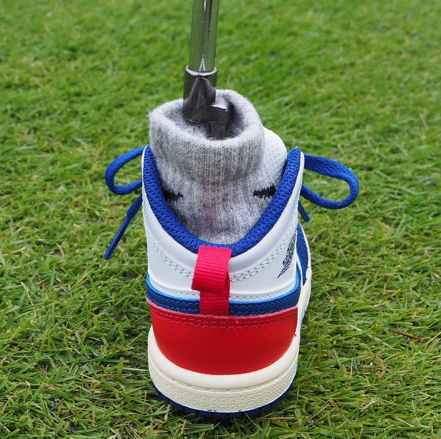 スニーカーパターカバー105 /Jordan 1 Mid [UNIVERSITY RED]