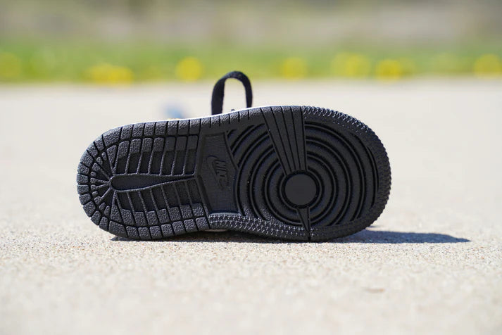 Sneaker putter cover/Jordan 1 Mid [IOWA HAWKEYE]