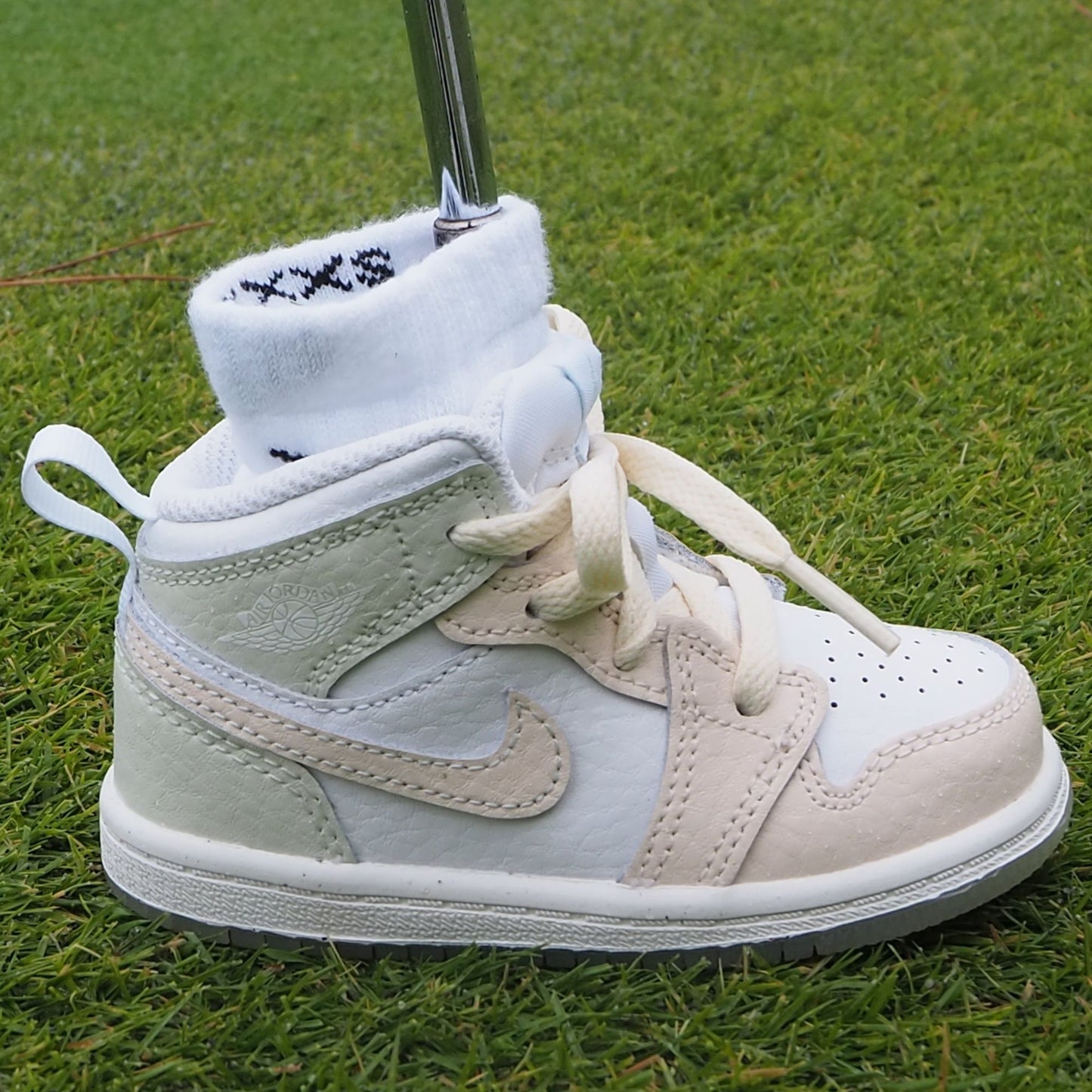 スニーカーパターカバー301/Jordan 1 Mid SE [GUAVA ICE]