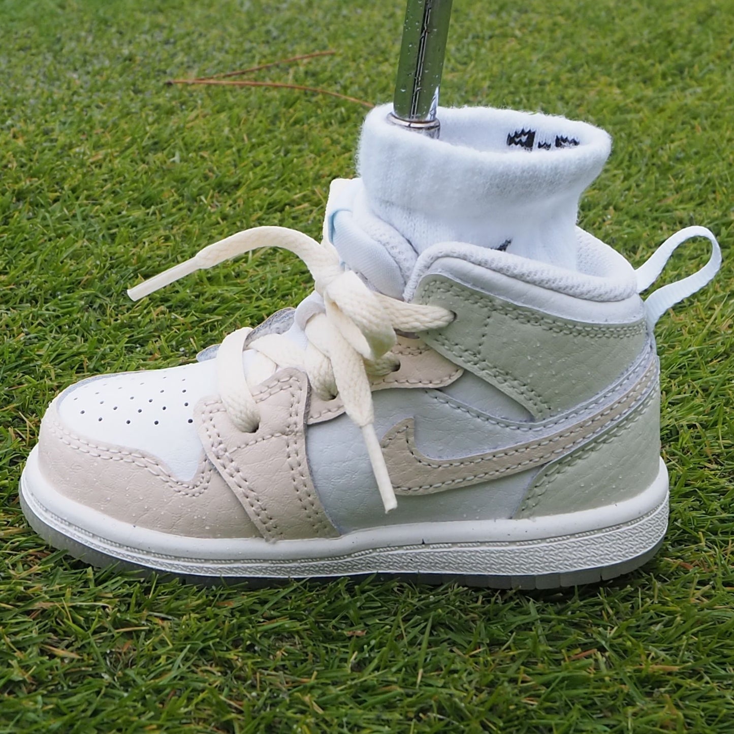 スニーカーパターカバー301/Jordan 1 Mid SE [GUAVA ICE]