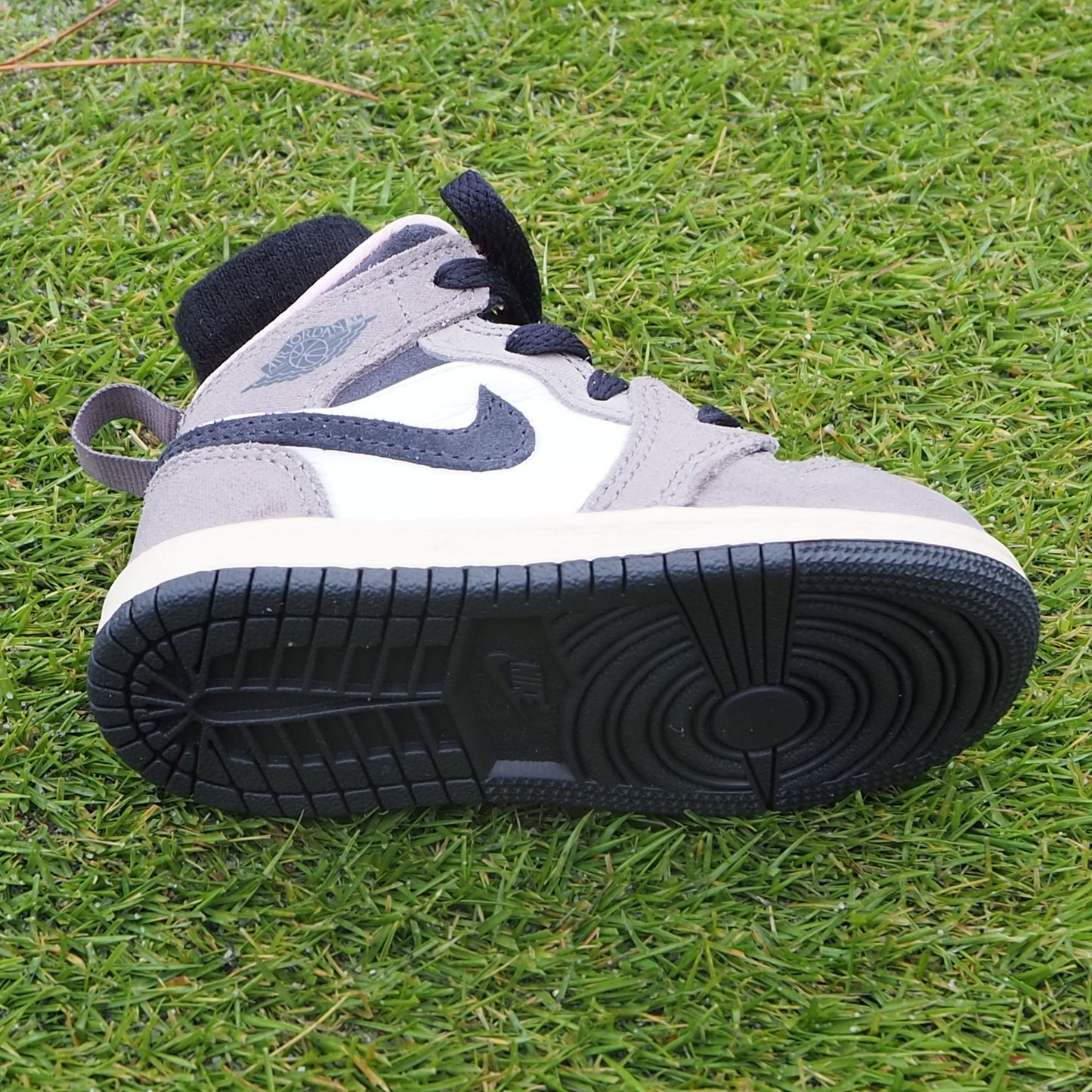 スニーカーパターカバー310/Jordan 1 Mid SE [CAVE STONE]