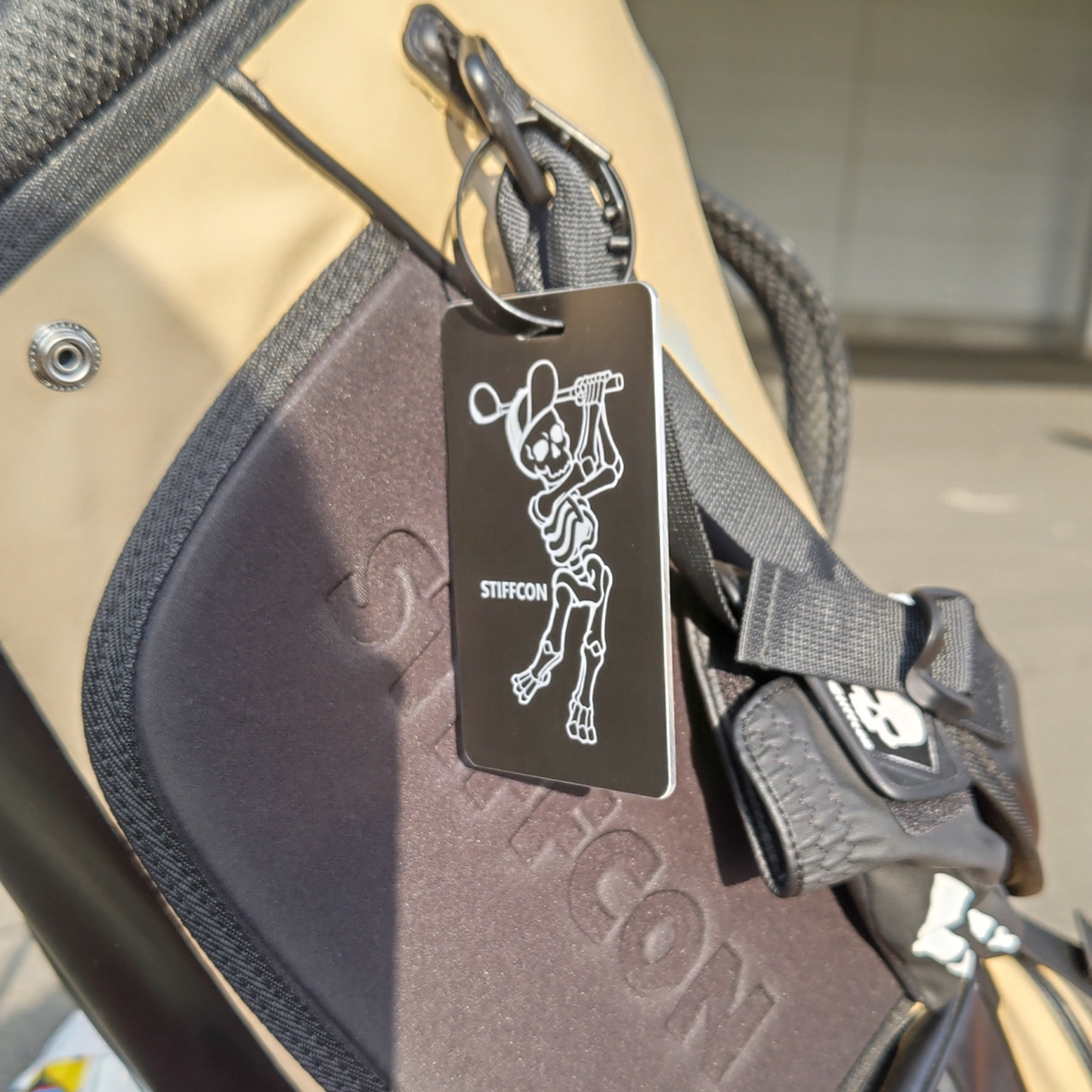 プレミアムアルミネームタグ スカルスイング黒 Name Tag Skull Swing black STIFFCON